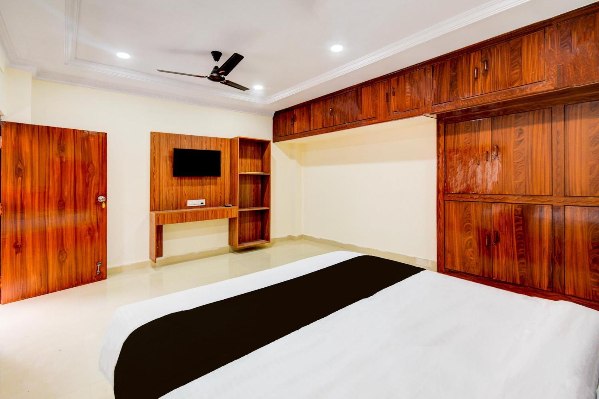 Hotel O D N Groups Sururnagar Eksteriør bilde